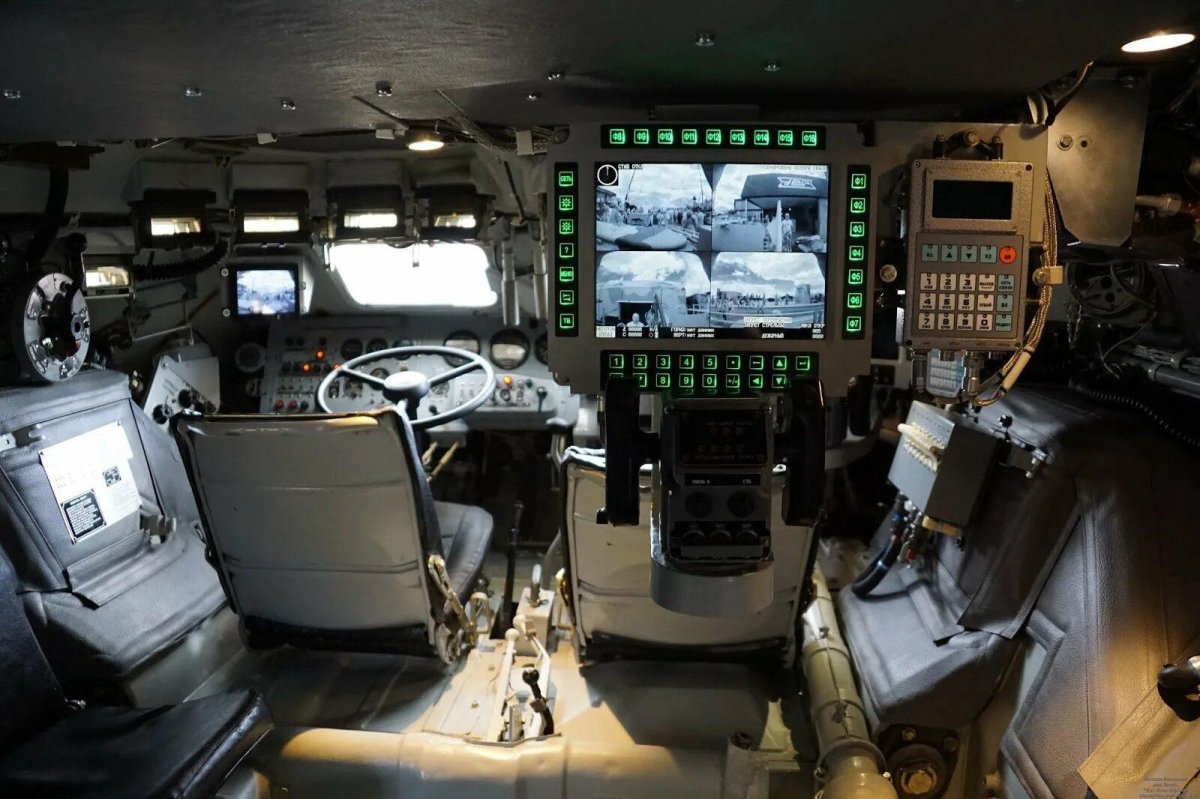 БТР 80 салон