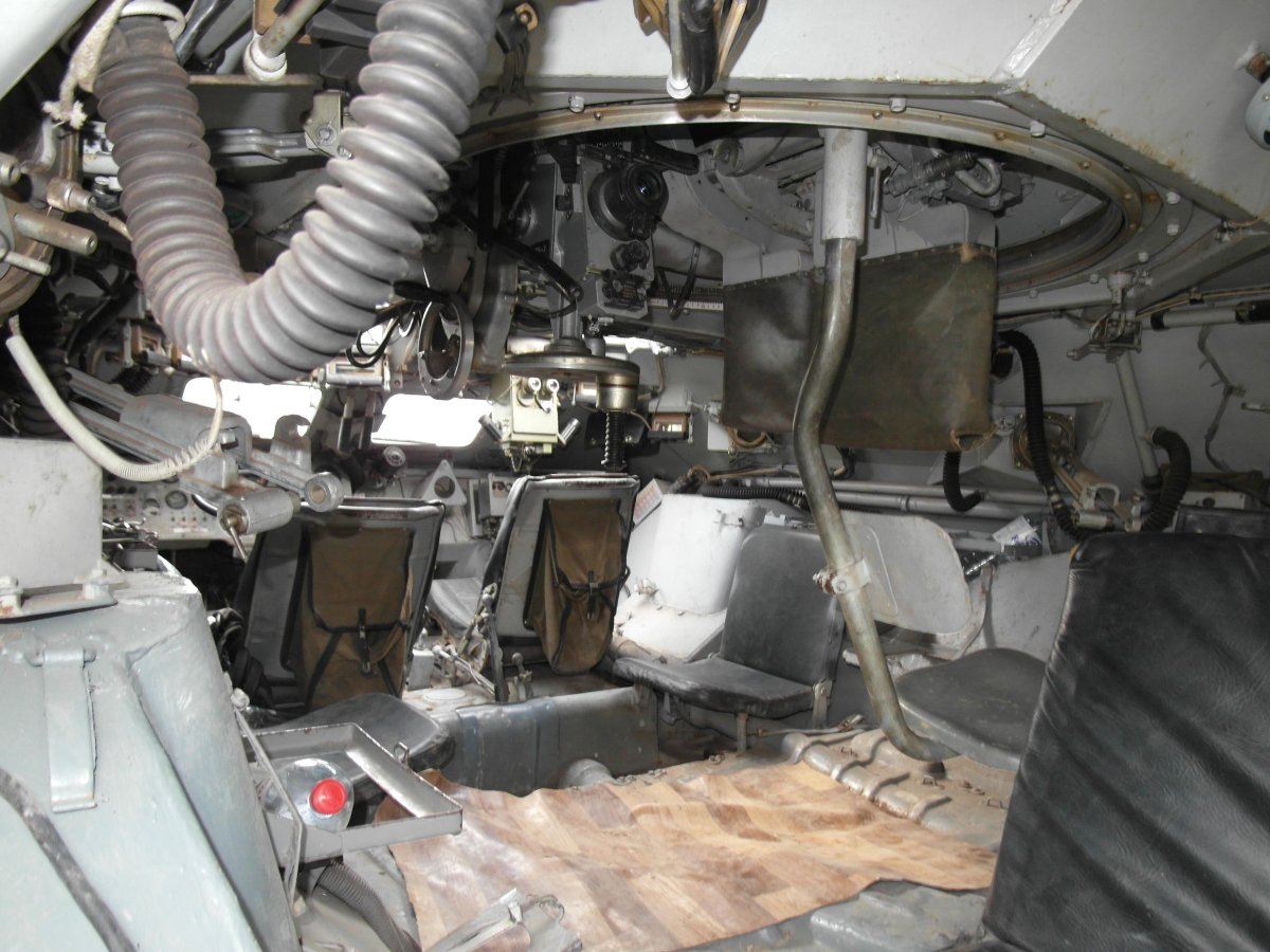 Моторный отсек БТР 80