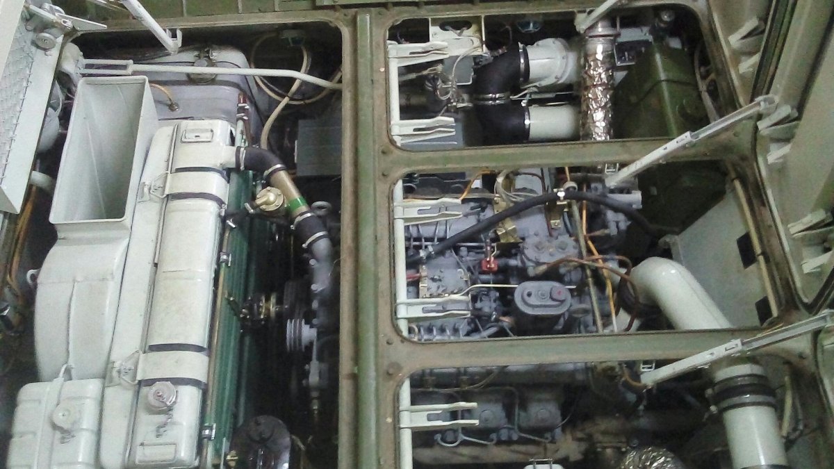 Силовой отсек БТР 80