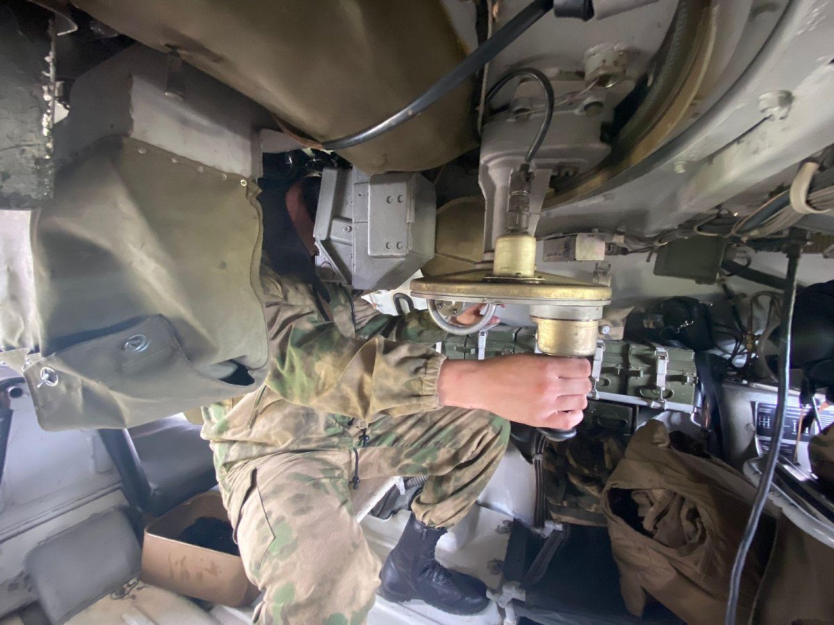 Механик водитель БТР 80