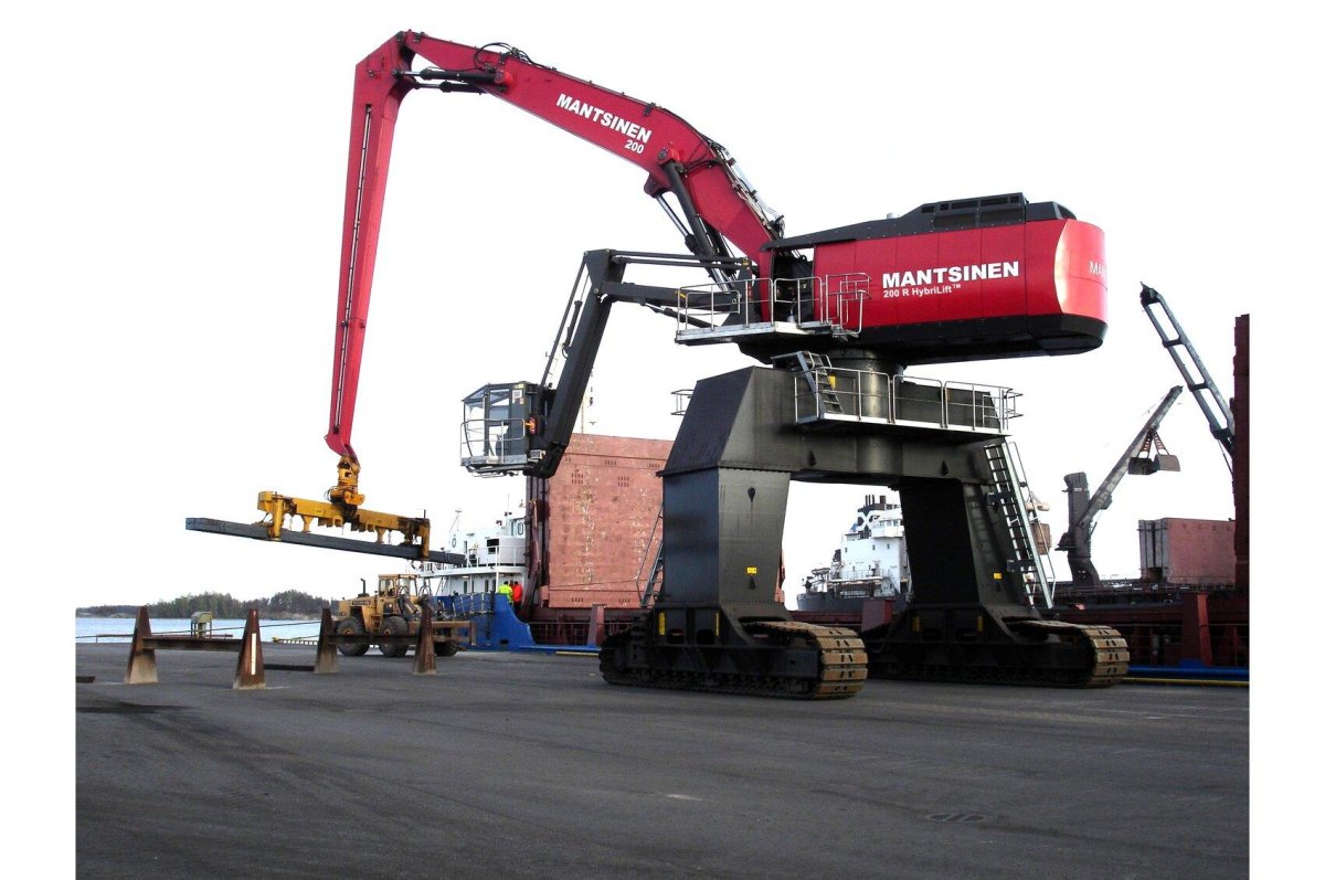 Перегружатель Mantsinen 200es