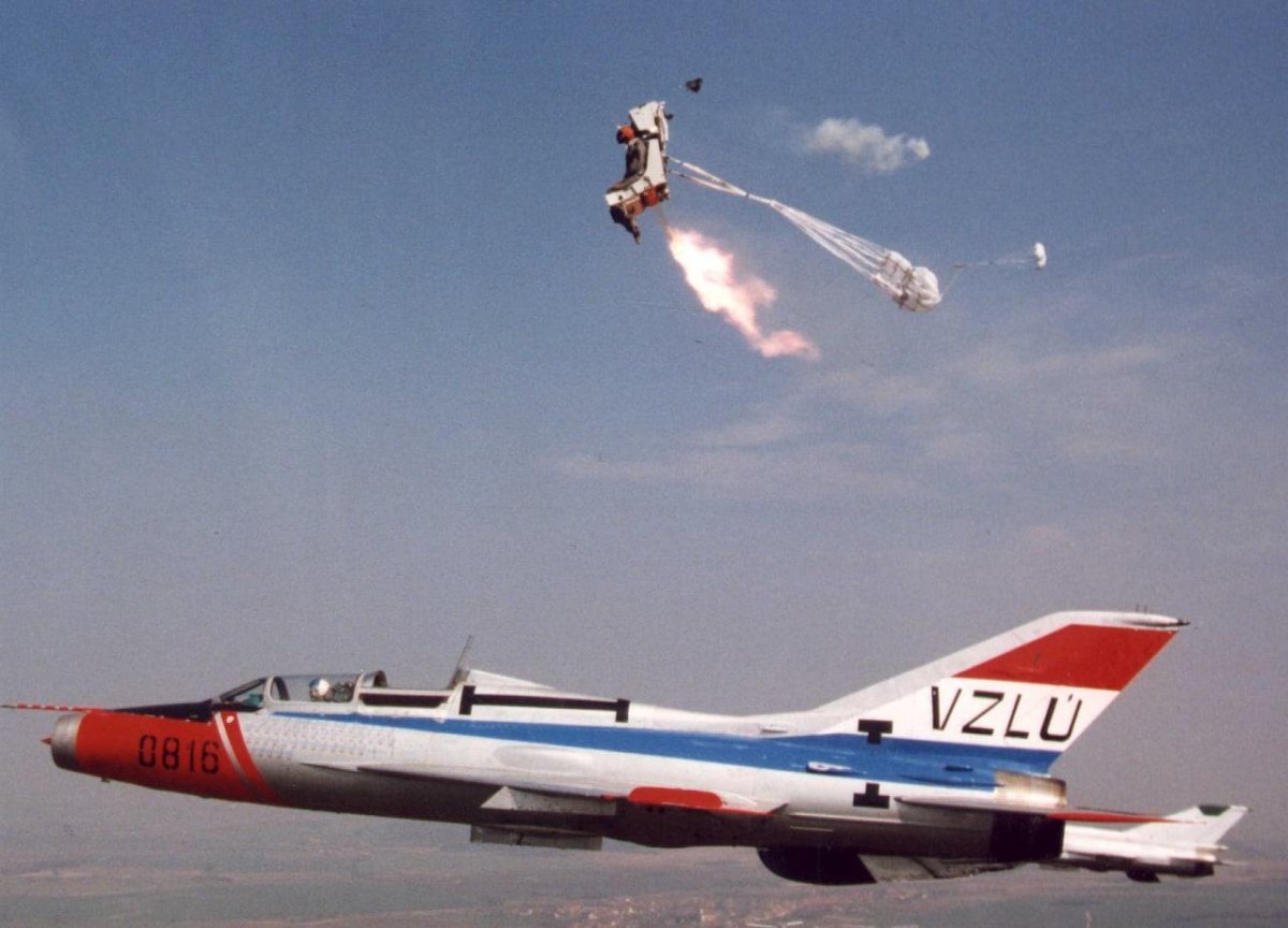 Су-27 катапультирование