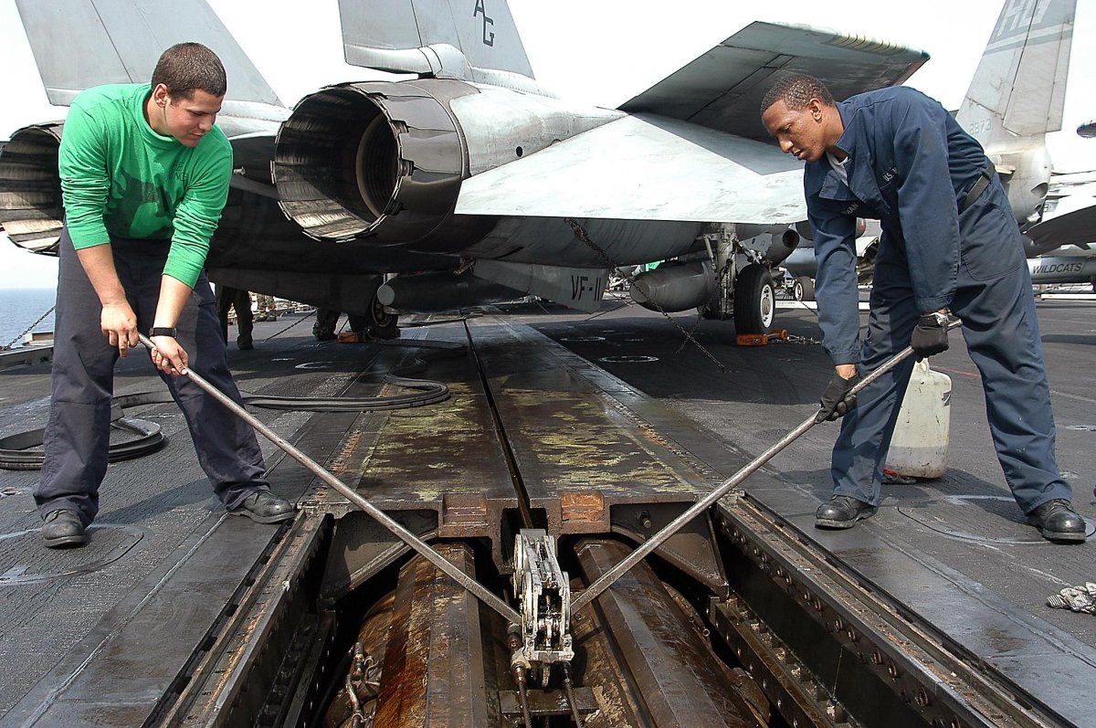 Паровая катапульта на авианосце