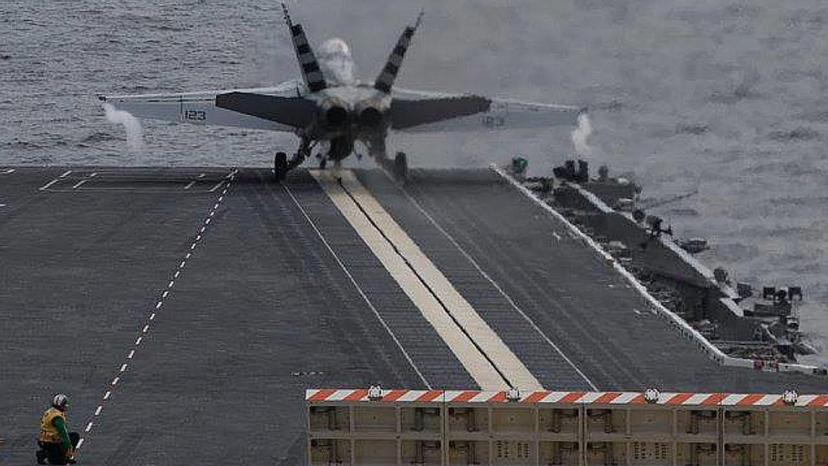 Катапульта на авианосце