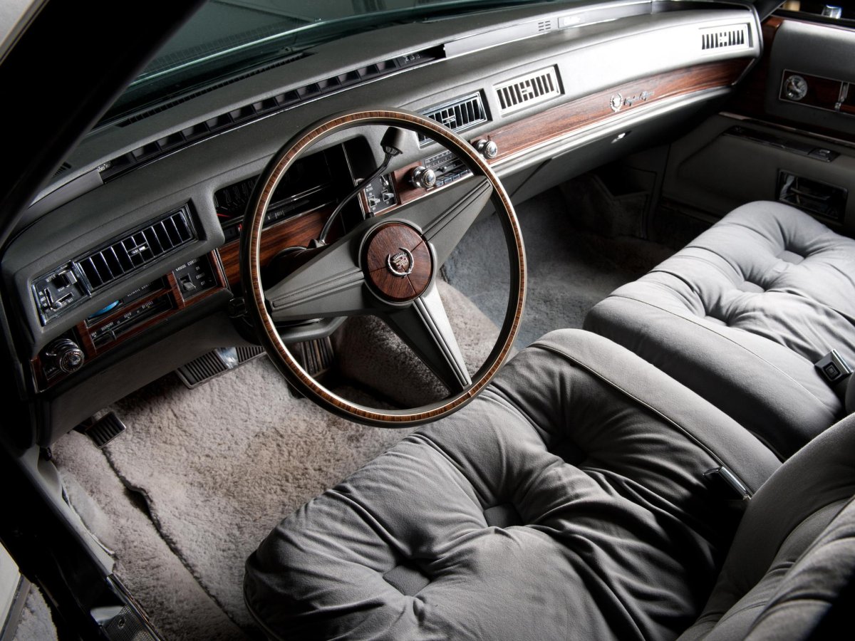 Cadillac Fleetwood Brougham 1976