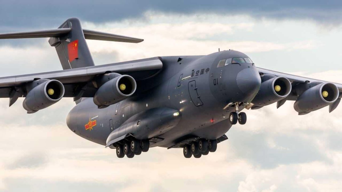 Китайский военный транспортный самолет
