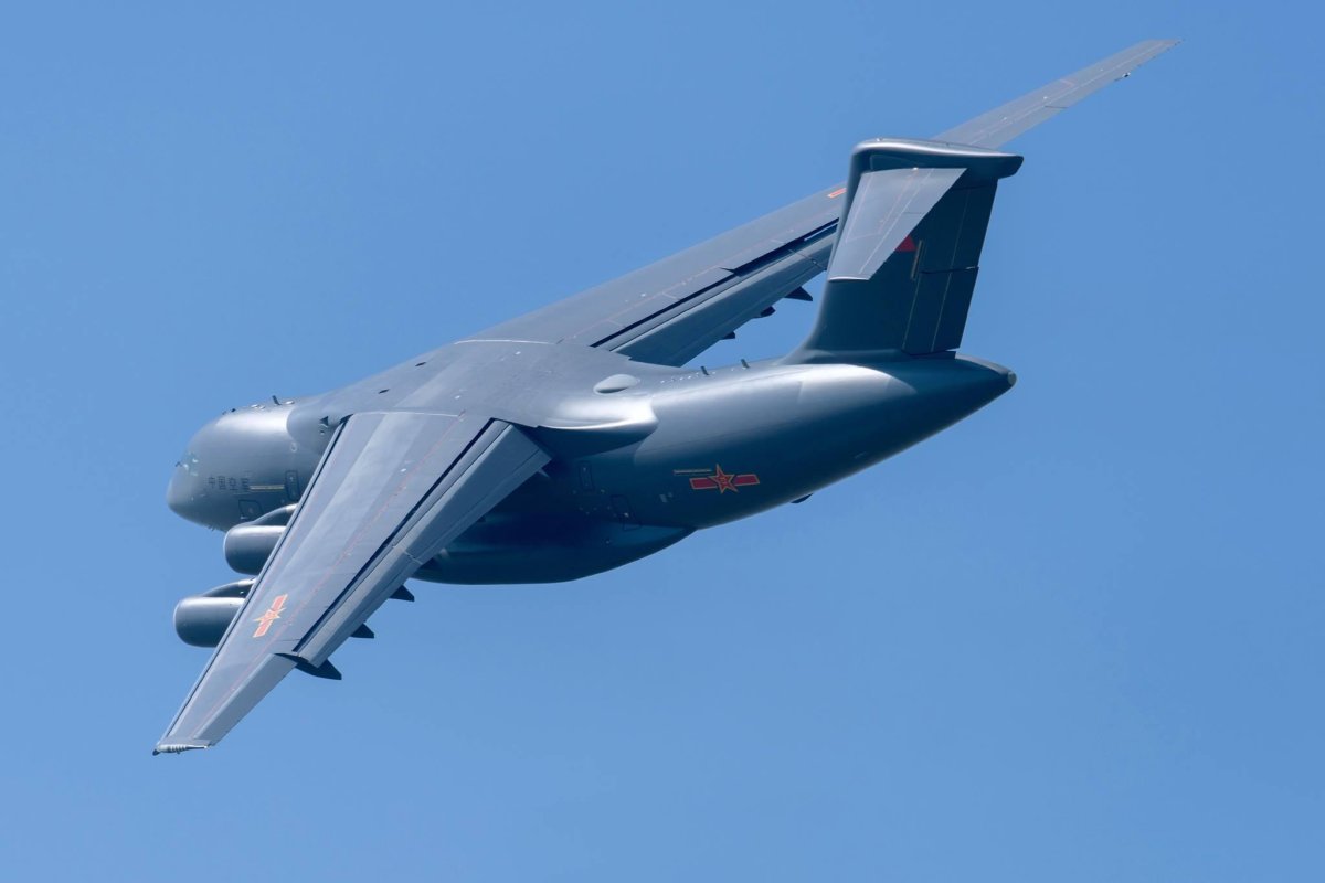 Y-20 военно-транспортный самолёт