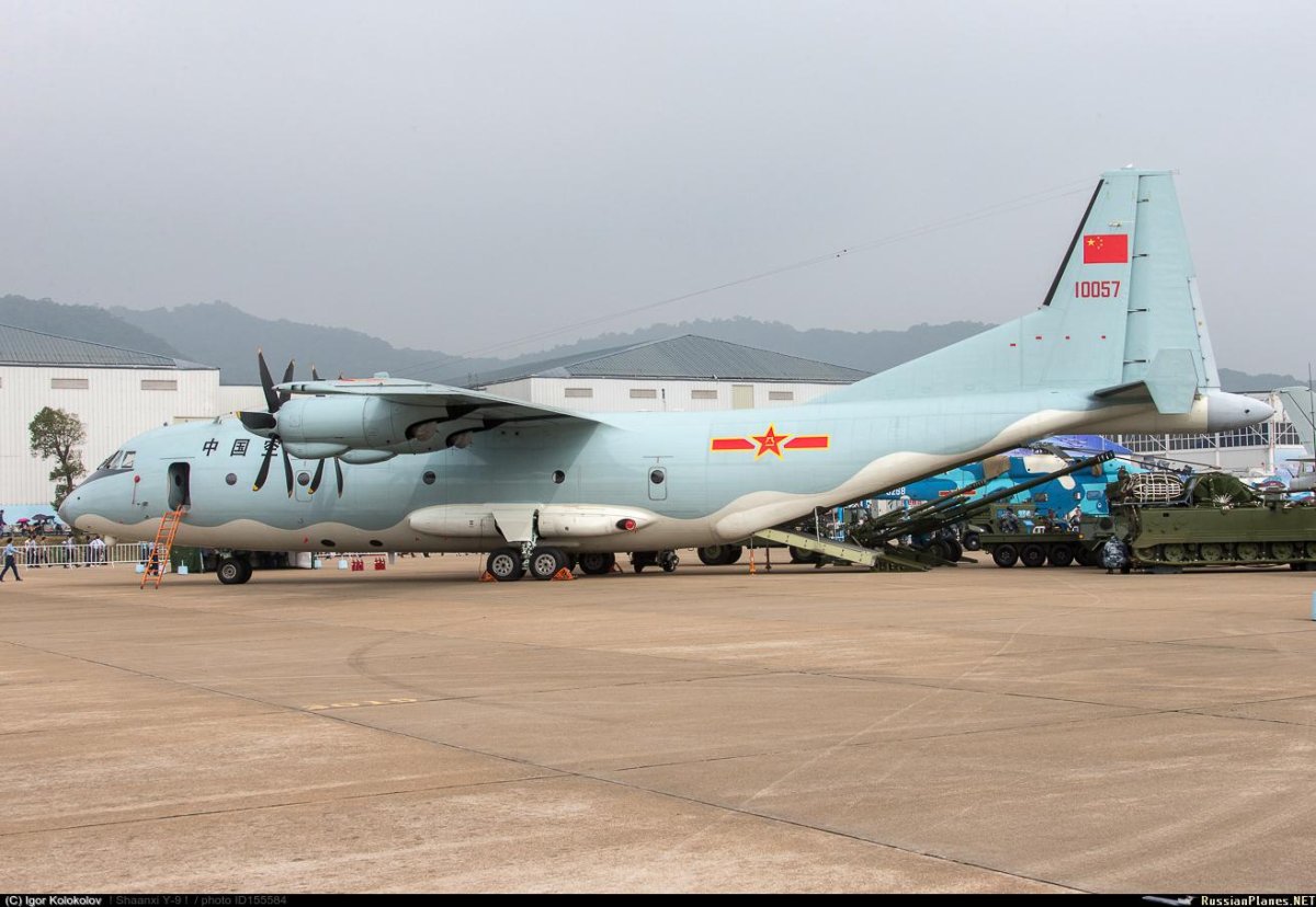Shaanxi y-9 самолет