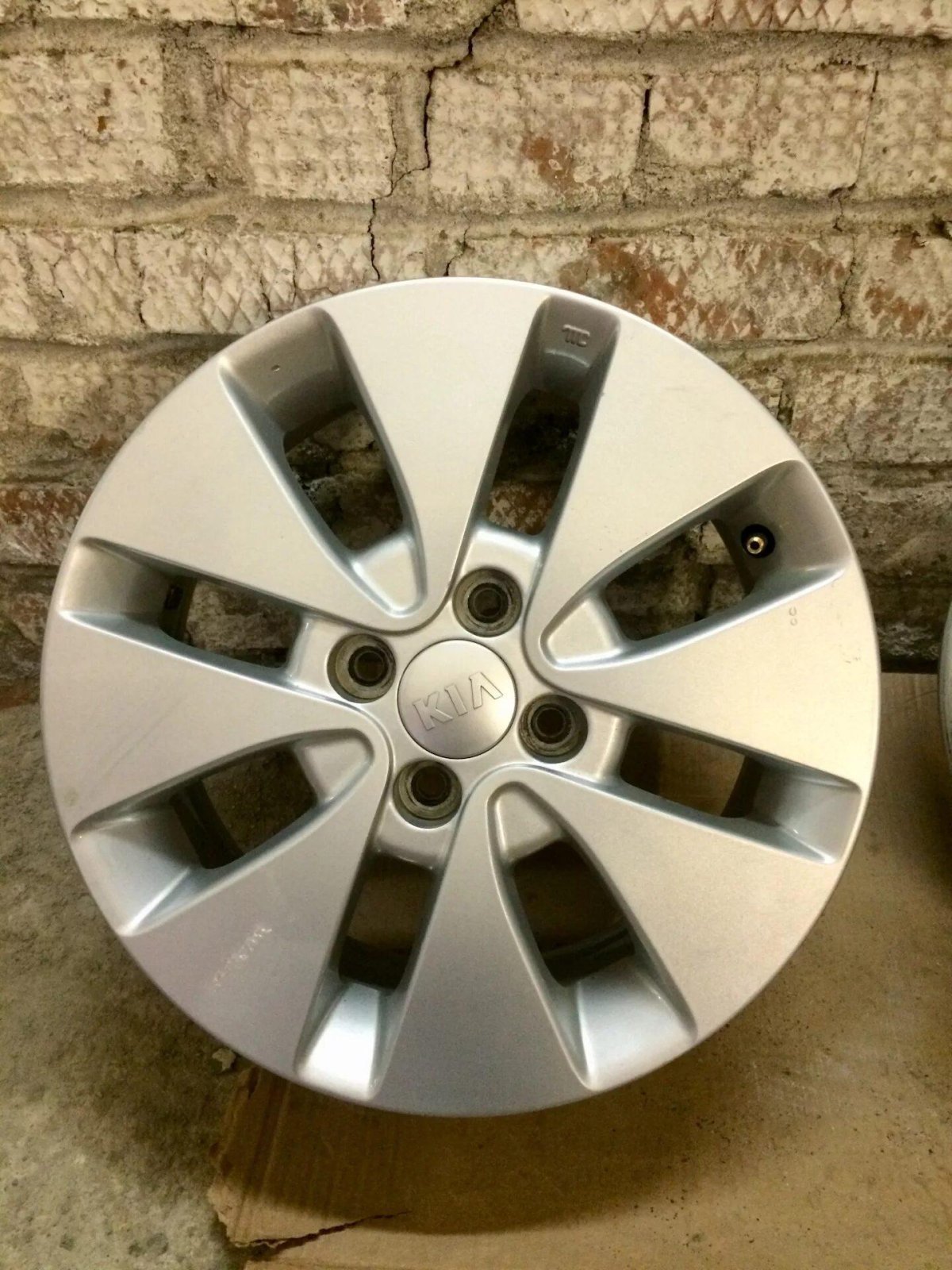 Оригинальные литые диски Киа Рио 3
