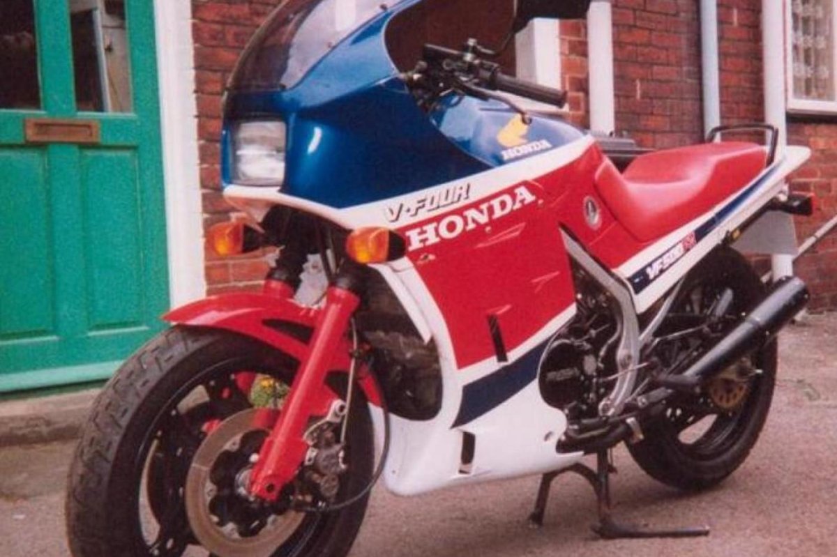 Honda vf400