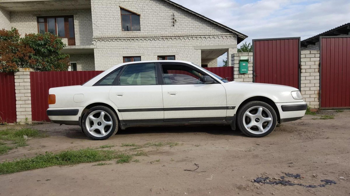 Ауди 100 с4 белая