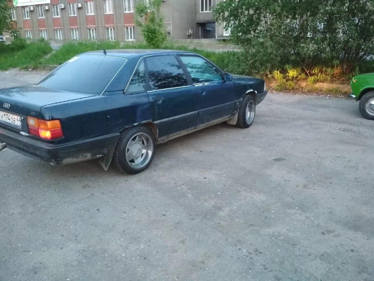 Audi 100 c3 r16