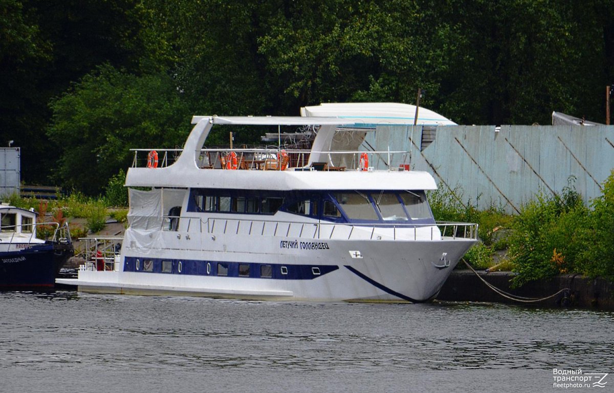 Святой Митрофан яхта