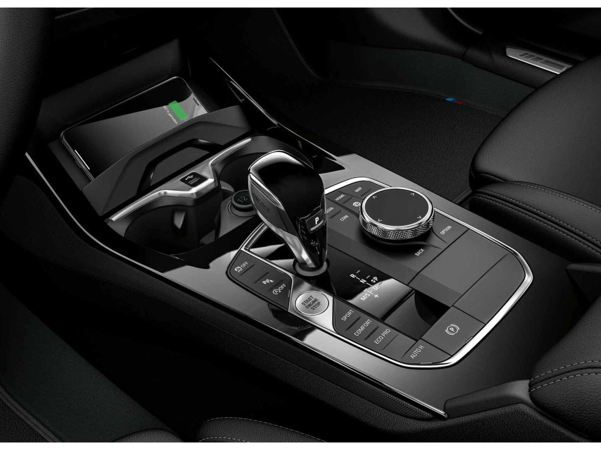 БМВ лайв кокпит