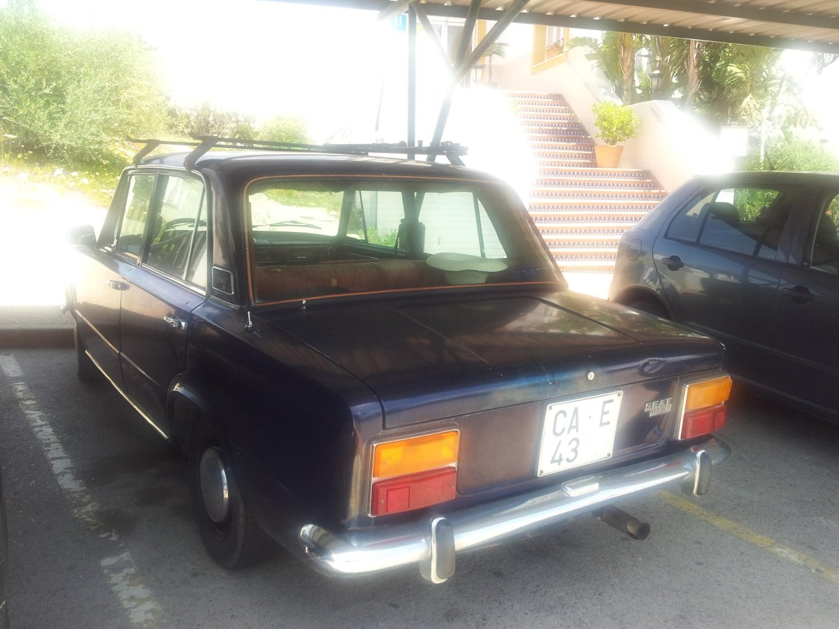 Сеат 124 салон