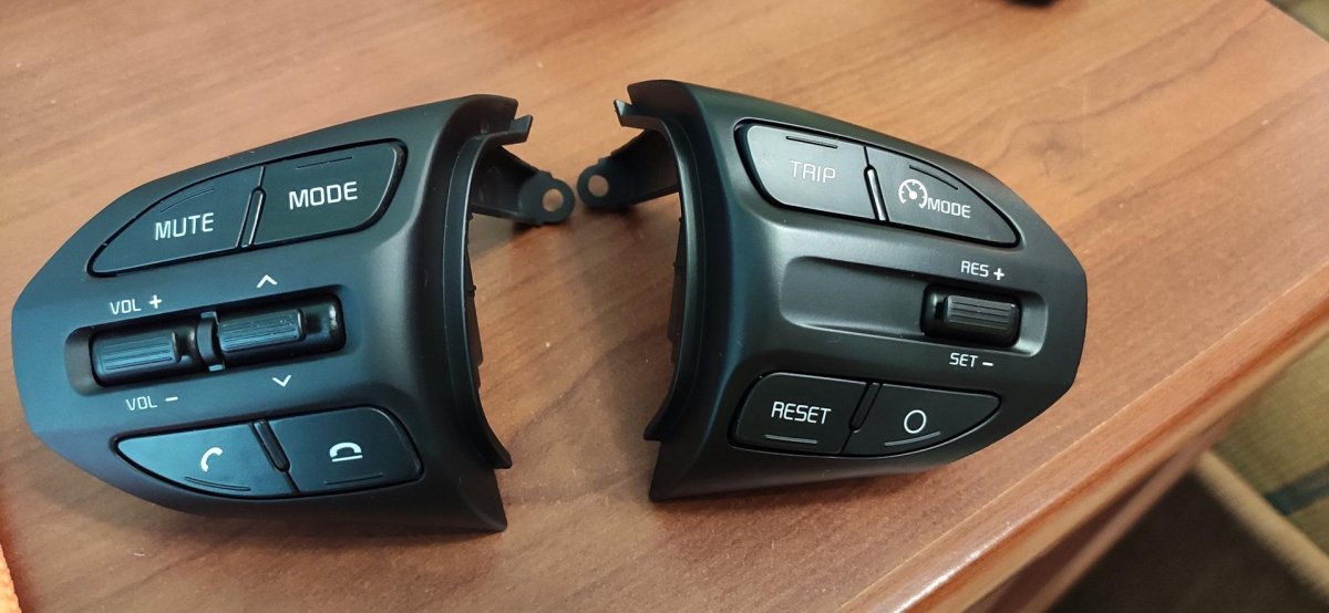 Кнопка круиз контроля Kia Rio 4