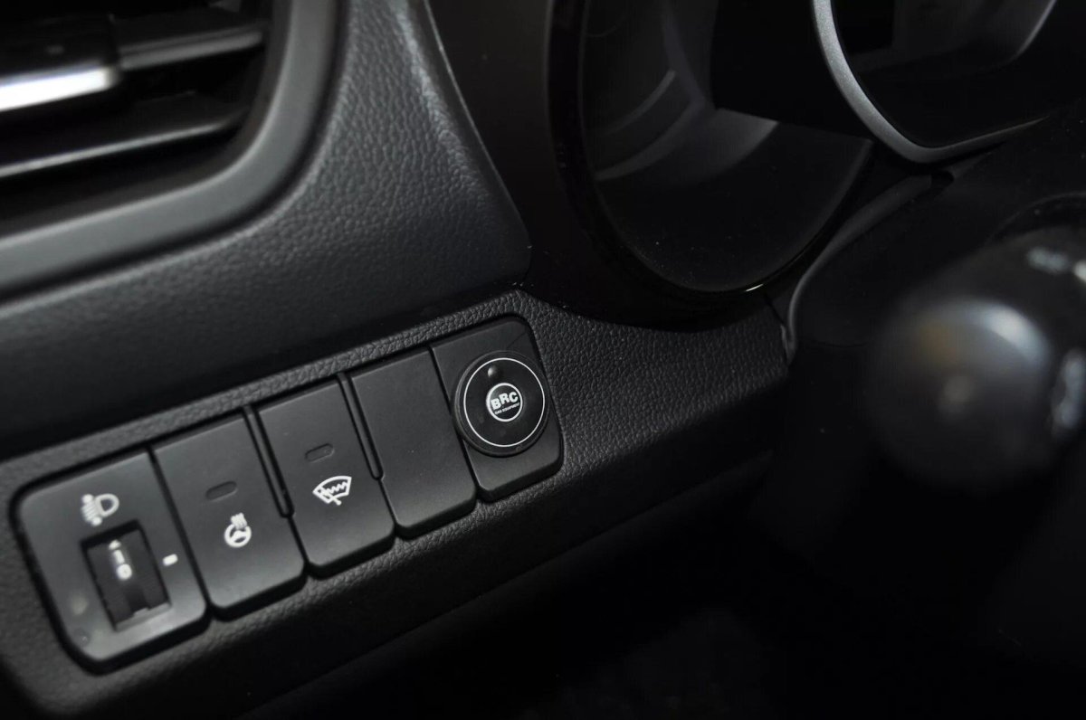 Kia Rio кнопки управления