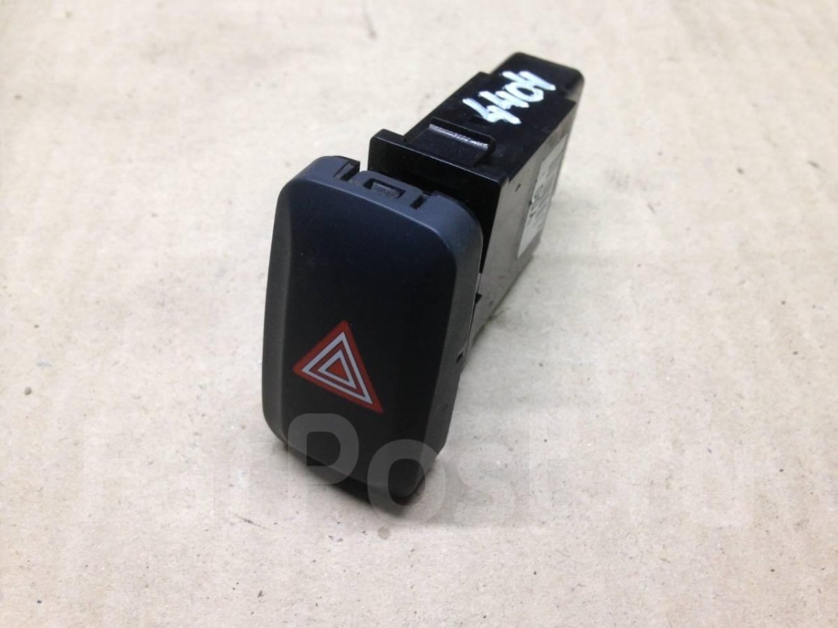 Кнопка аварийной сигнализации Kia Rio 4