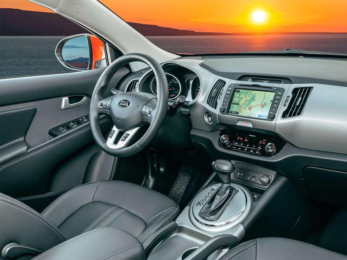 Киа Спортейдж 2015 года салон