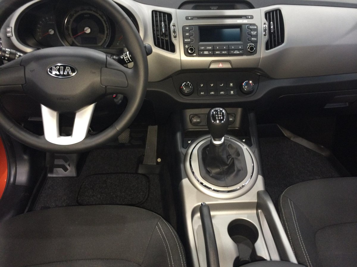 Kia Sportage 2010 салон