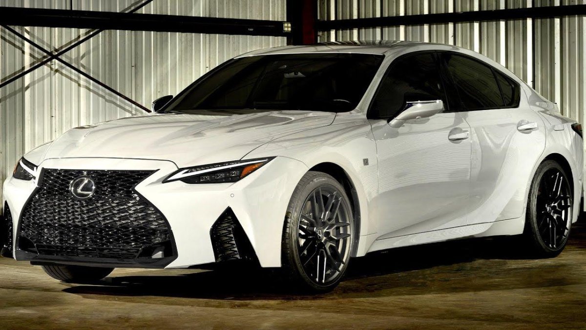 Лексус is 500 f Sport