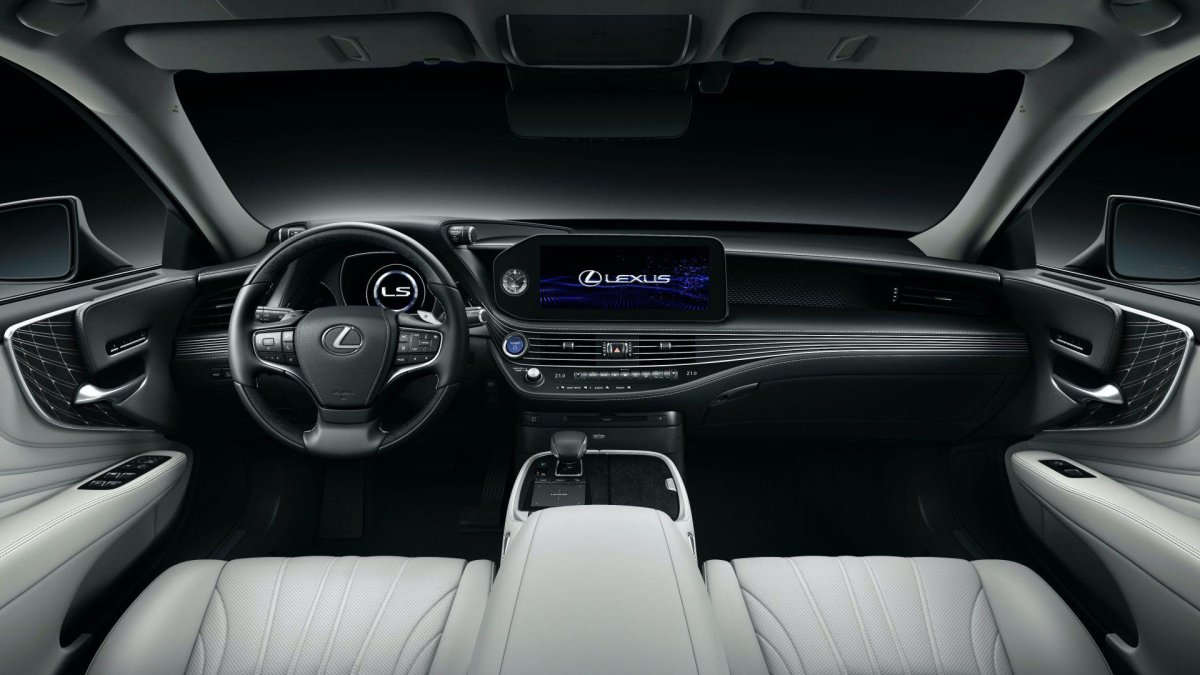Lexus LS 2021