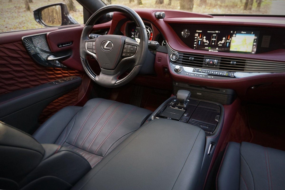Лексус лс 500 2020