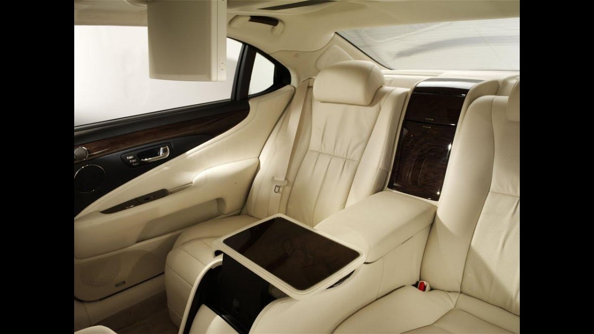 Лексус лс 600 салон