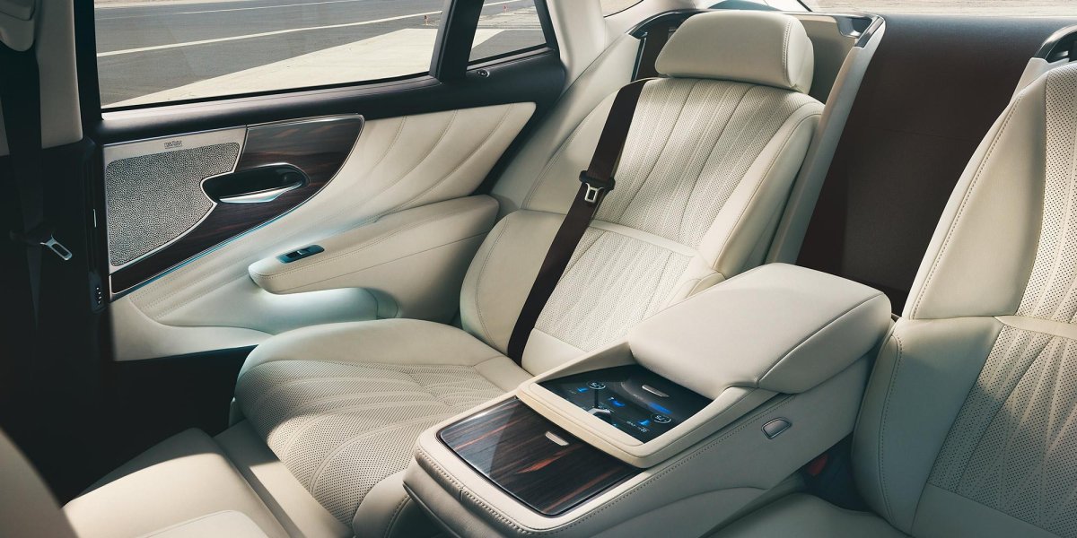 Лексус лс 500 салон