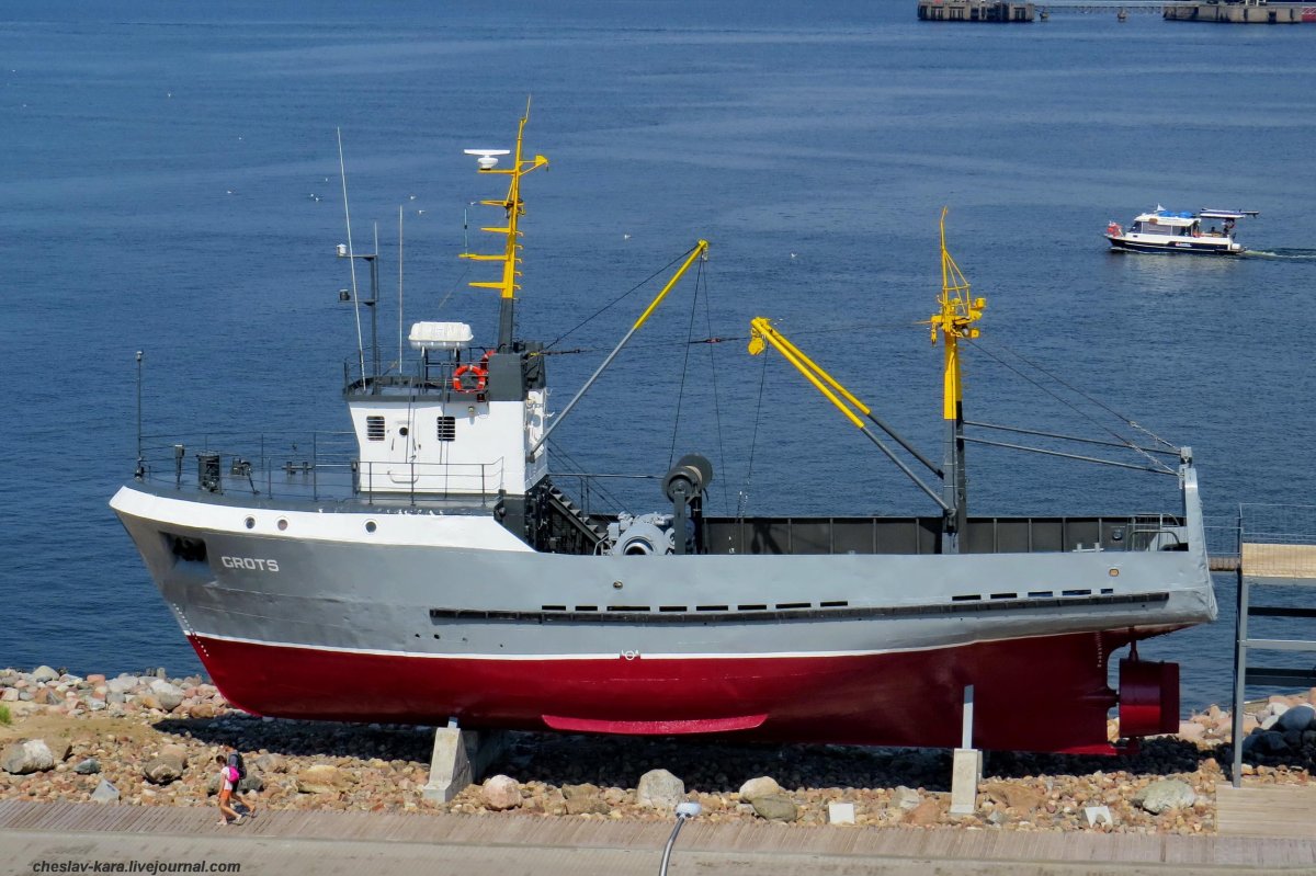 СРТ 400 траулер