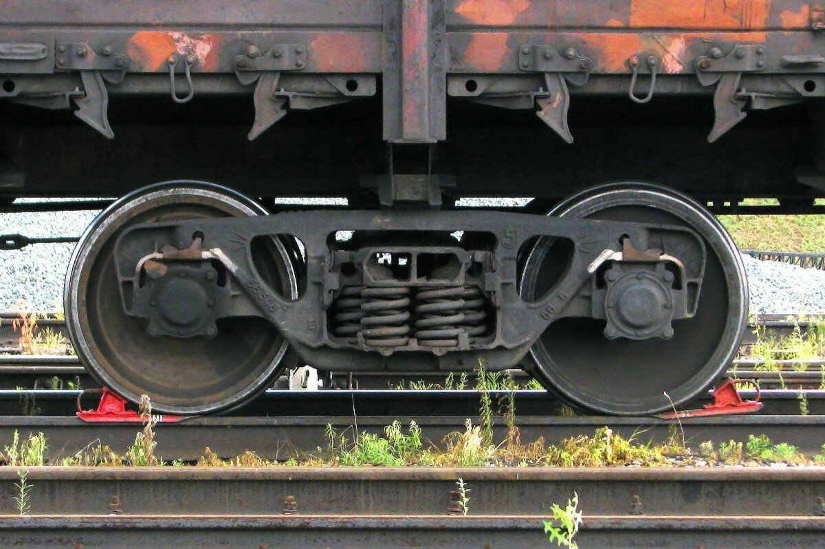 Тормозная колодка тепловоза РЖД