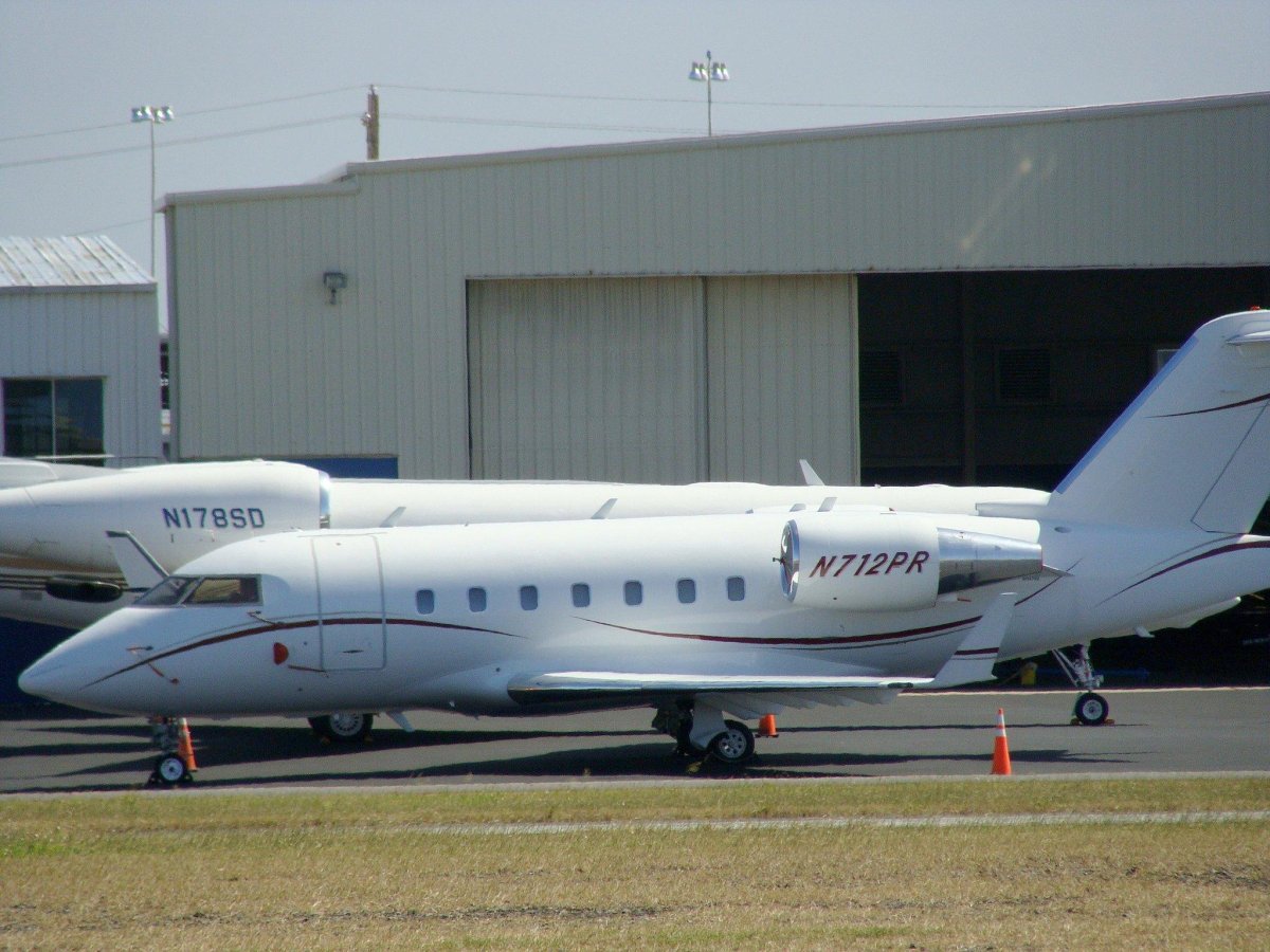 Canadair CL-600