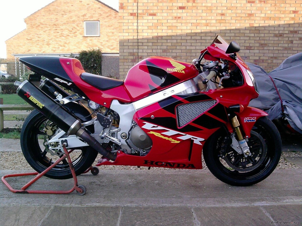 Мотоцикл Хонда VTR 1000