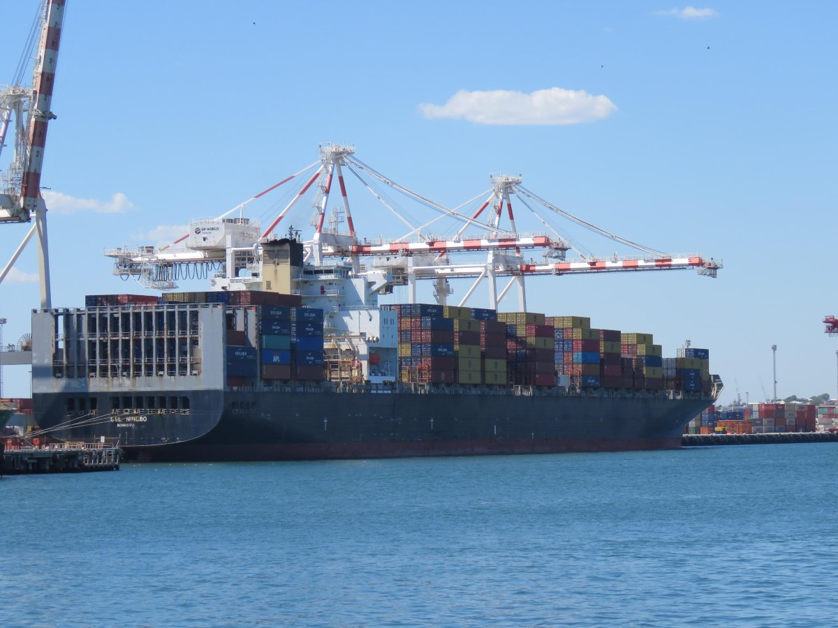В порту Нинбо снова задержки