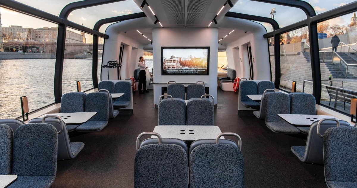 Киевский причал электросуда