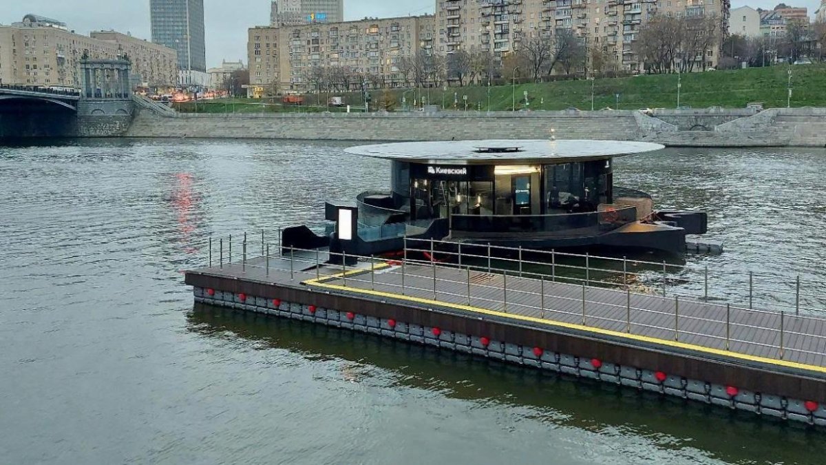 Нагатинский Затон Речной трамвайчик