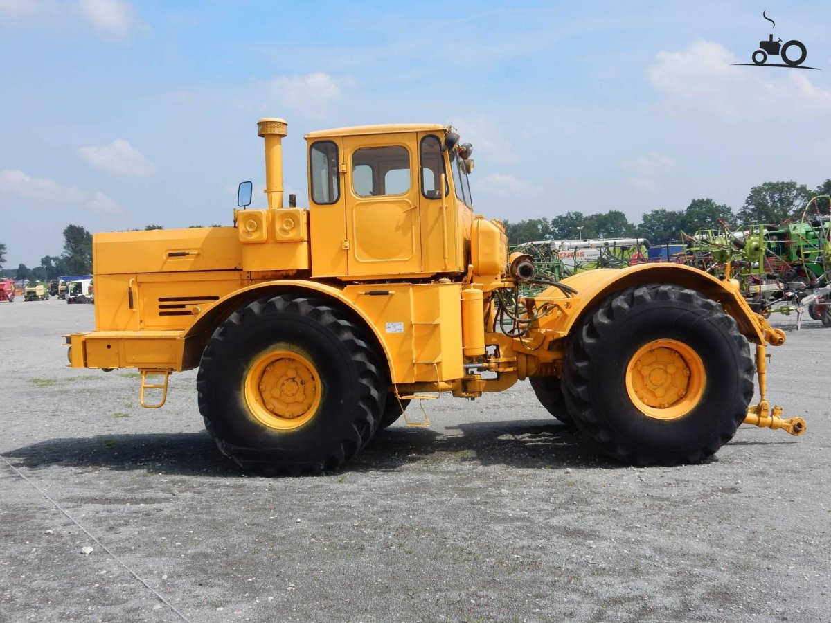 Кировец к 700