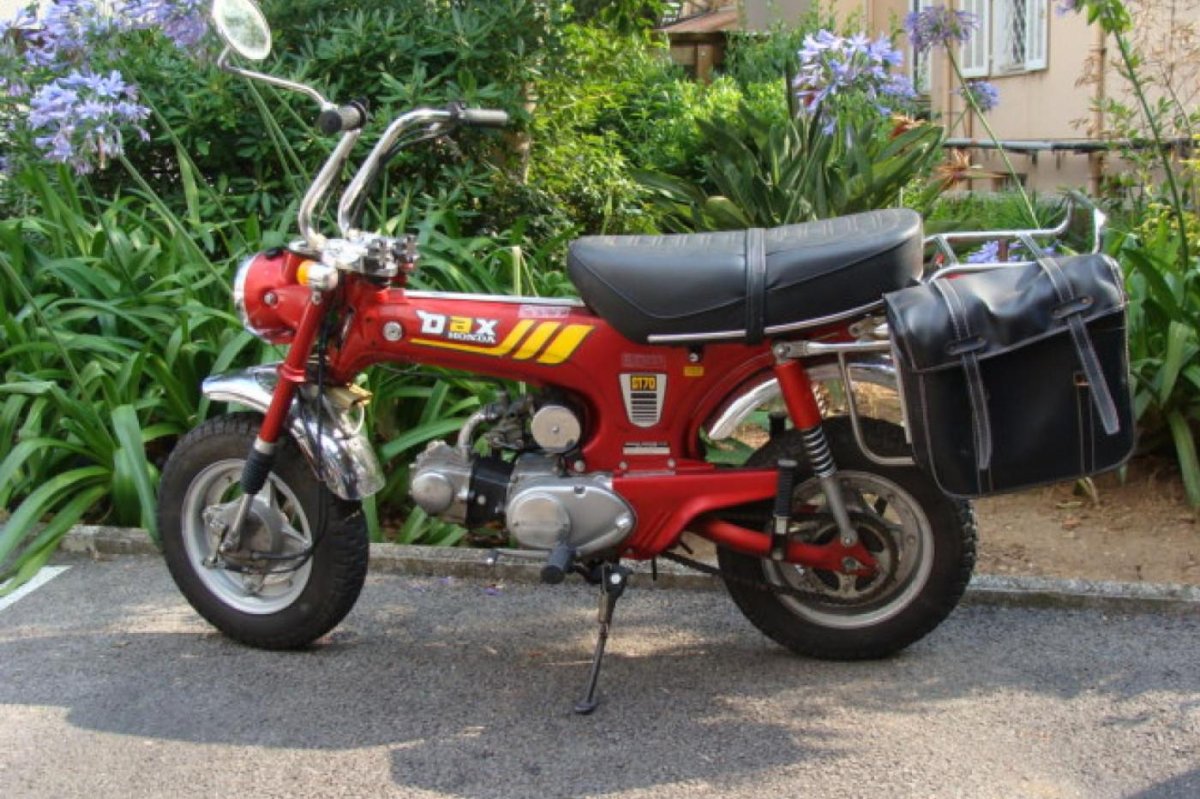 Honda Dax st50