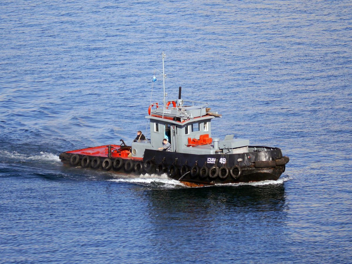 Буксировочный катер