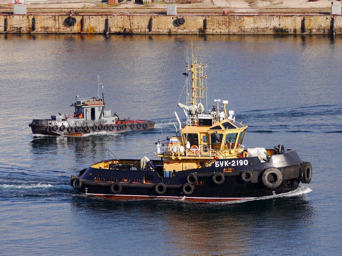 Рейдовый буксир «бук-2190» проекта 04690