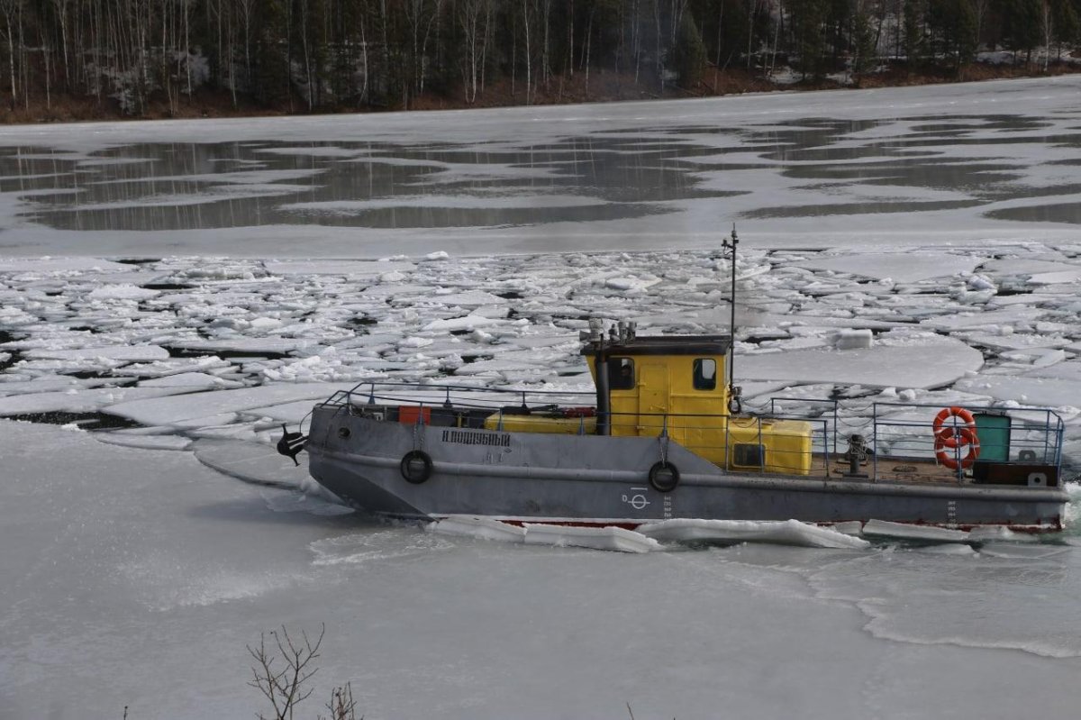 Канск катер на реке Кан