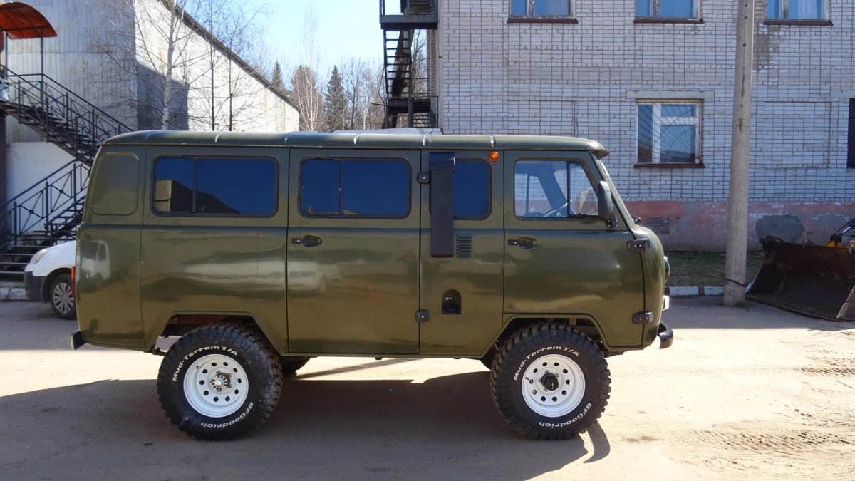 УАЗ Буханка на 33 колесах