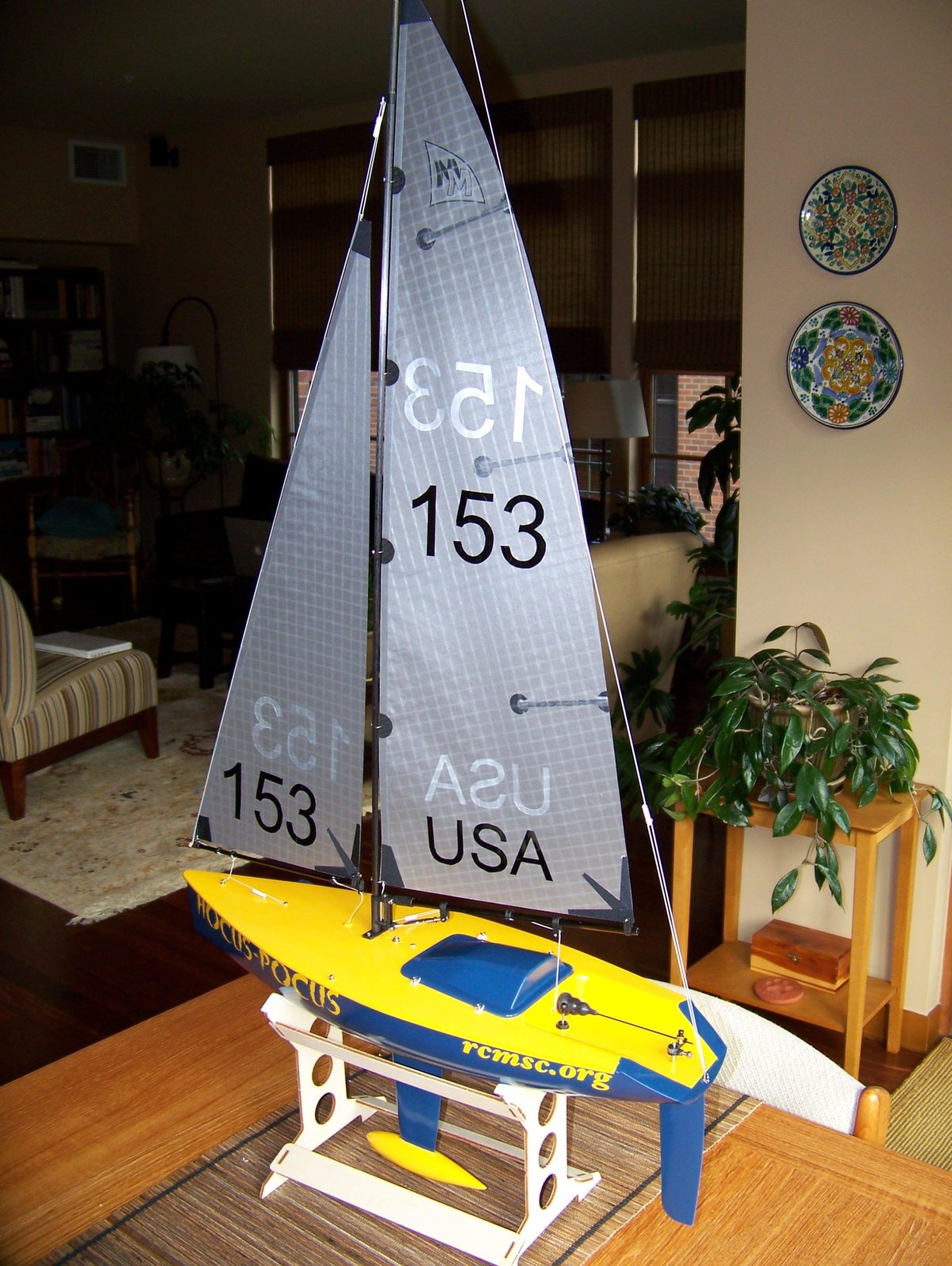 Micro Magic яхта