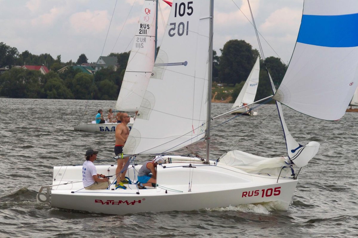 Парусная яхта Рикошет 550