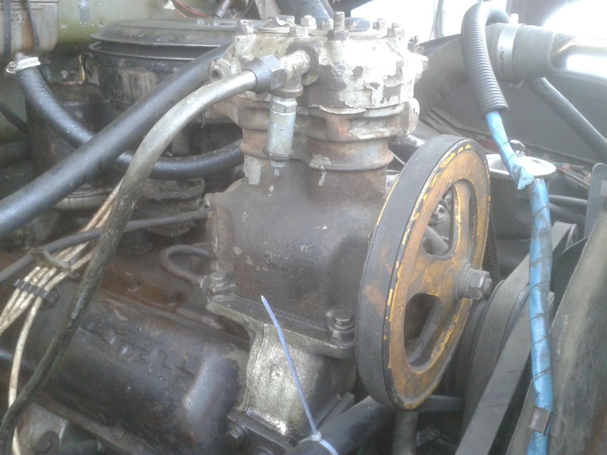 Регулятор давления ЗИЛ 131 компрессор