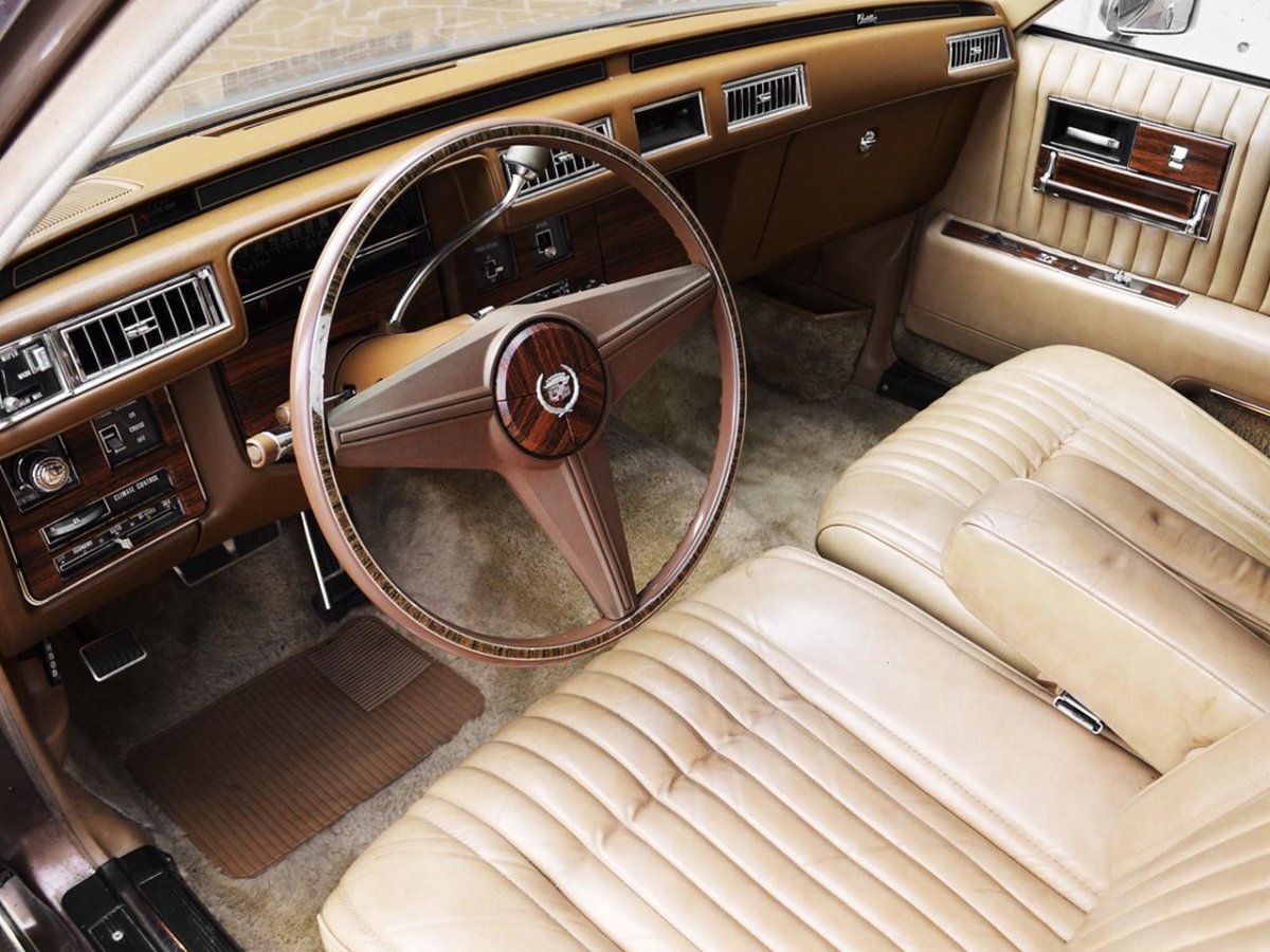 Cadillac Seville 1975 салон
