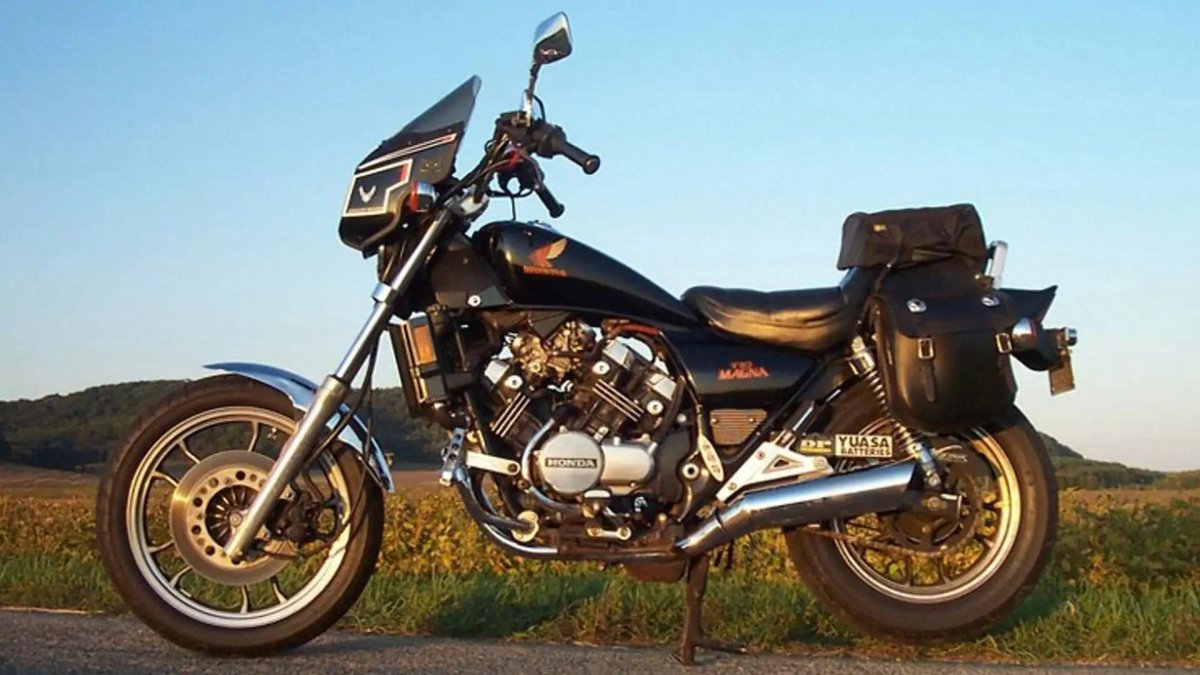 Honda Magna 700