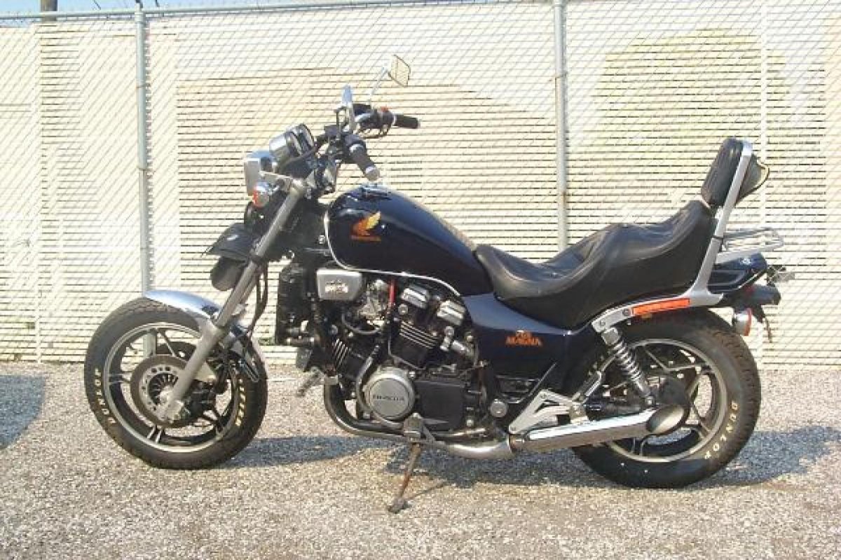 Honda Magna v65