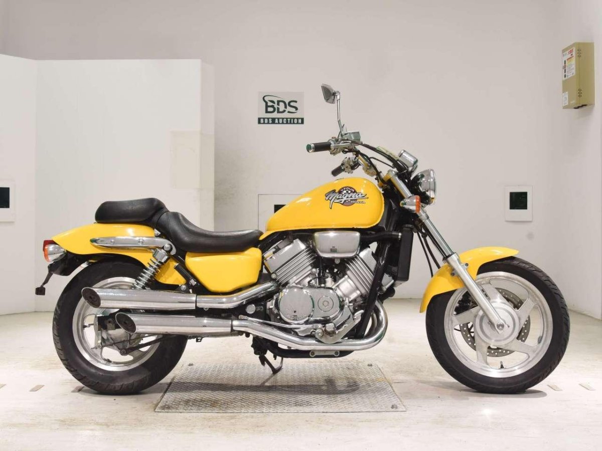 Honda Magna 750 rc43