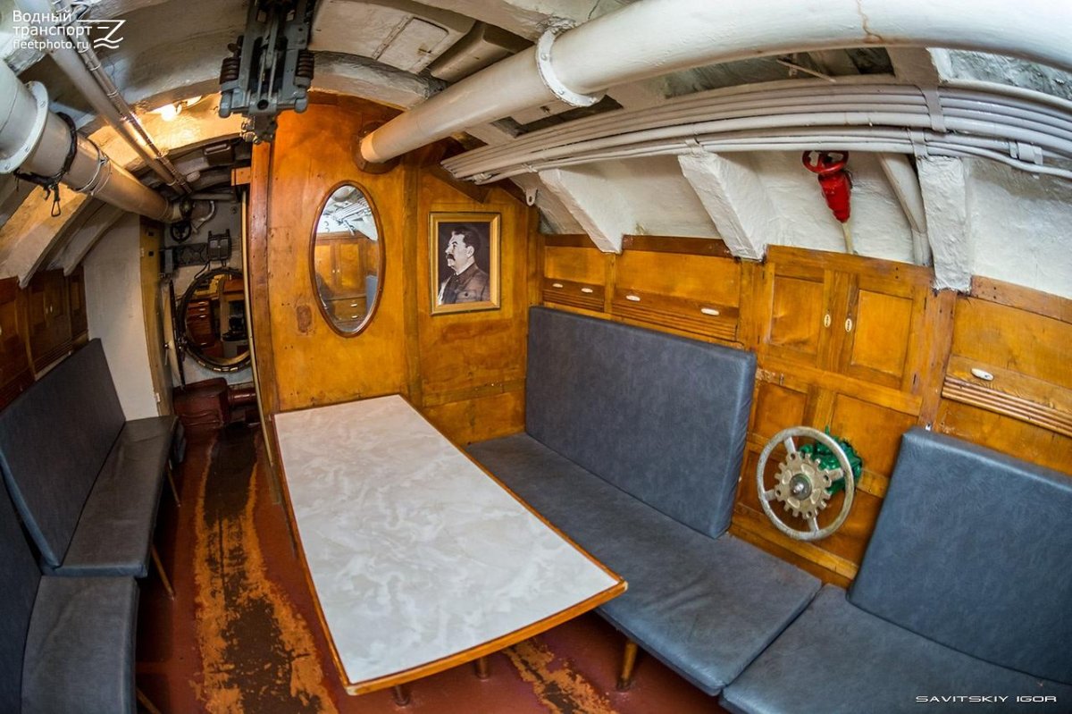 Подводная лодка каюта капитана